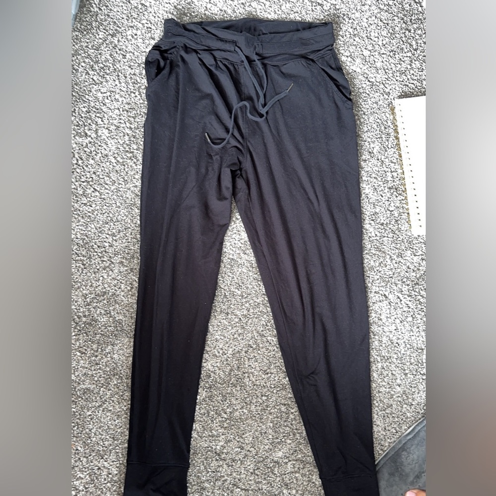american eagle joggers